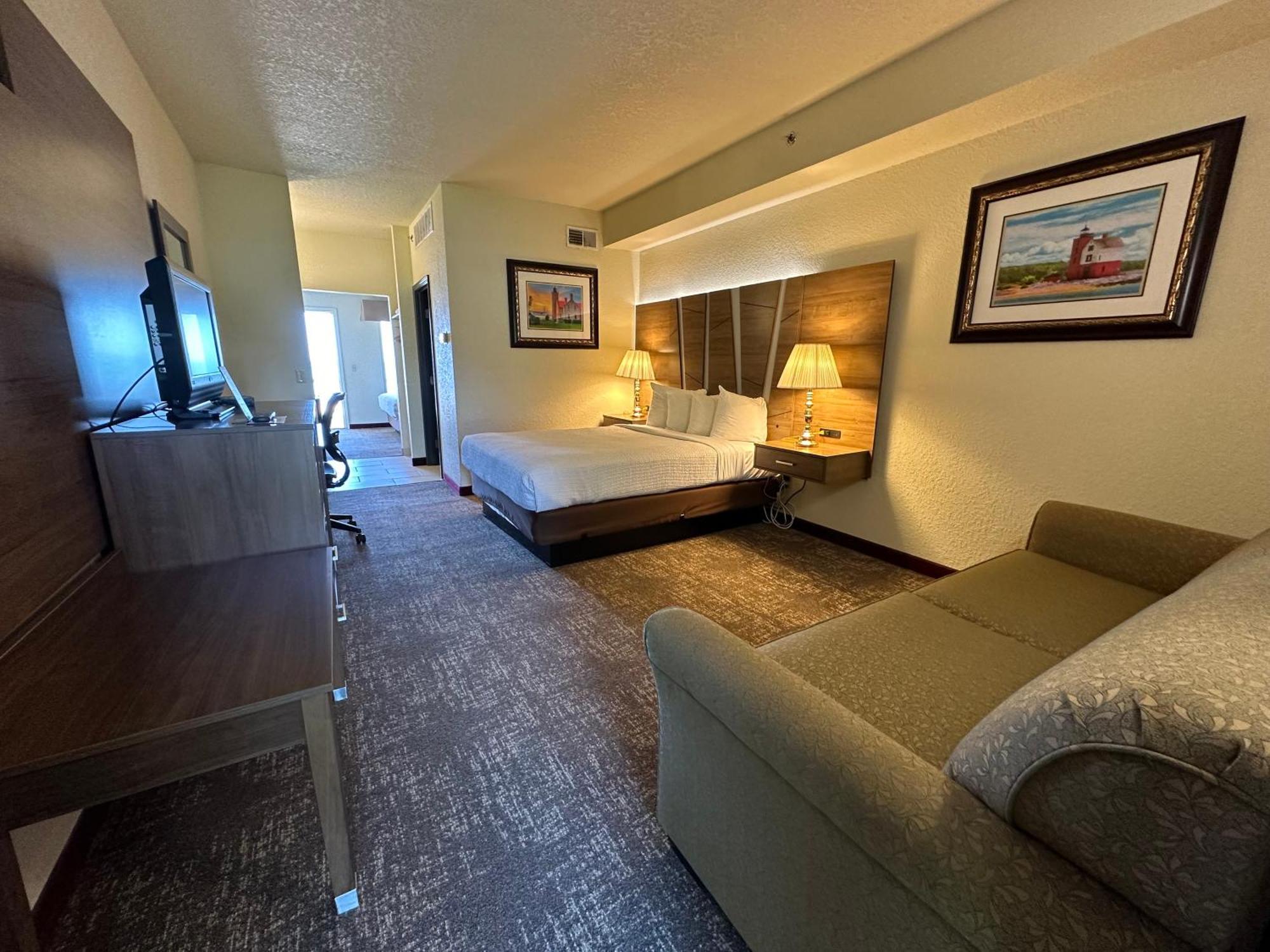 Mackinaw Beach And Bay Inn & Suites Макино Сити Екстериор снимка