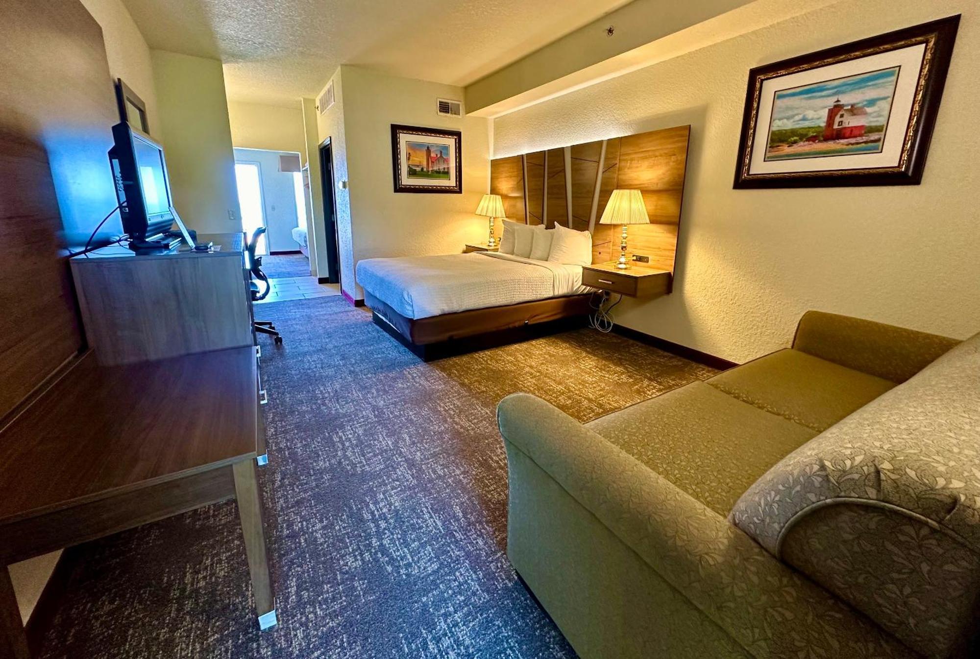 Mackinaw Beach And Bay Inn & Suites Макино Сити Екстериор снимка