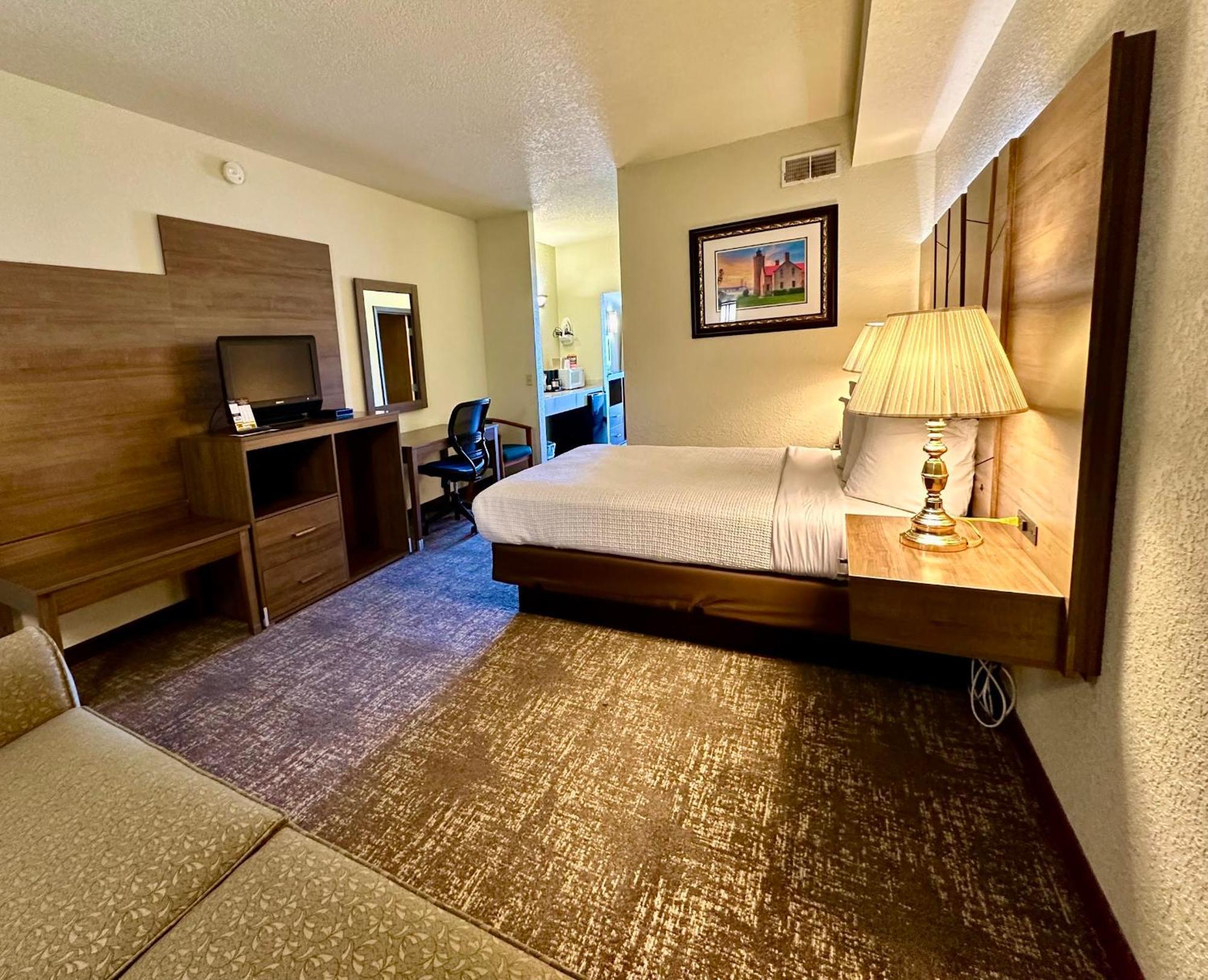 Mackinaw Beach And Bay Inn & Suites Макино Сити Екстериор снимка
