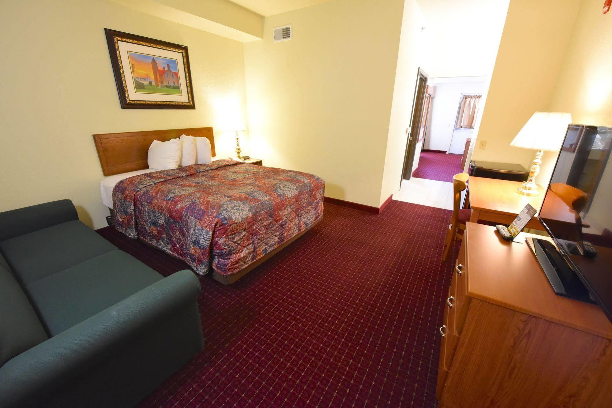 Mackinaw Beach And Bay Inn & Suites Макино Сити Екстериор снимка
